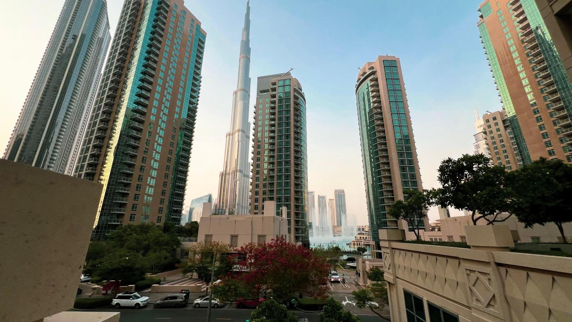 Luxury 2-br Overlooking Burj & Fountain Views