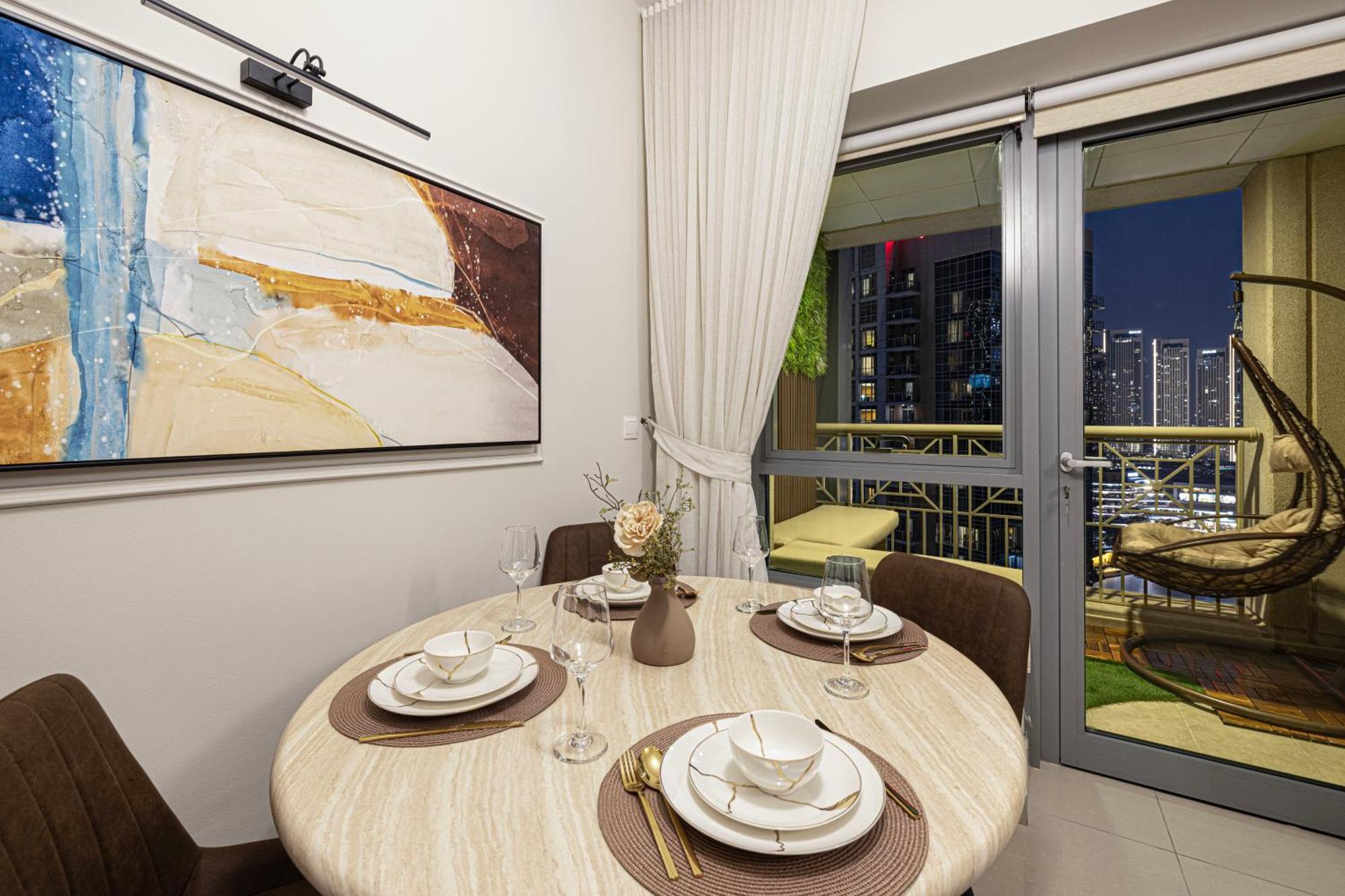 Apartment Luxury 2-br Overlooking Burj & Fountain Views *