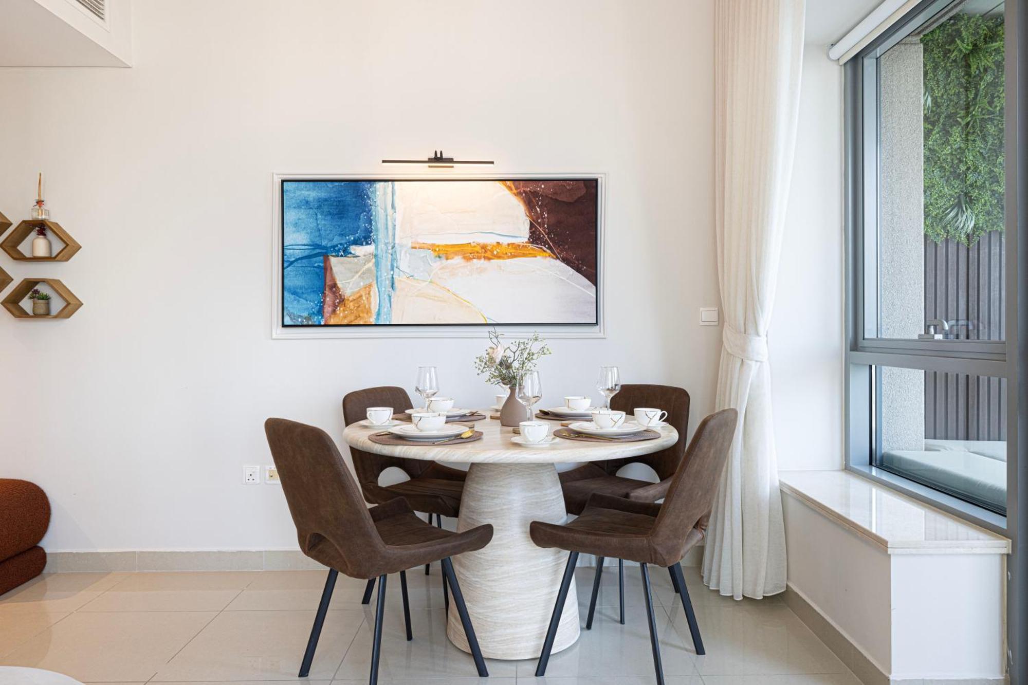 Apartment Luxury 2-br Overlooking Burj & Fountain Views Dubai