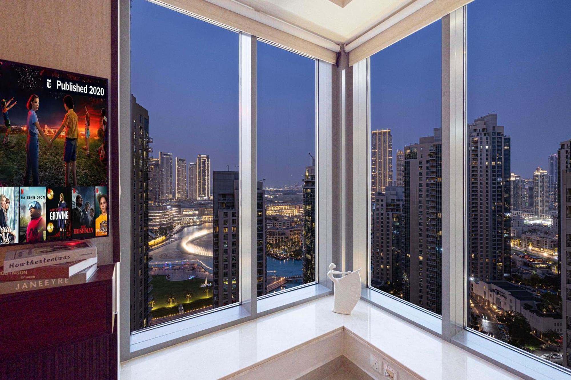 Apartment Luxury 2-br Overlooking Burj & Fountain Views